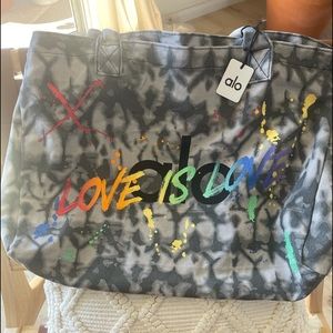 ALO yoga limited edition pride bag. NWT 🌈🌈